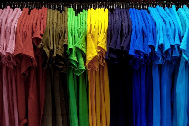 Знаете ли Вы, как правильно сочетать цвета в одежде?